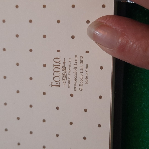 Notebook hardback with a gold initial S - Picture 4 of 7